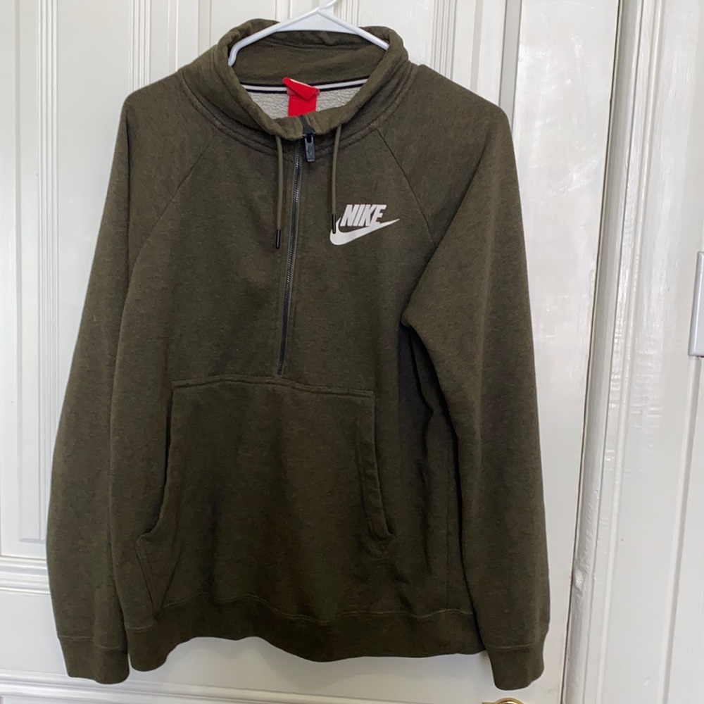 Green Medium Nike pullover sweater